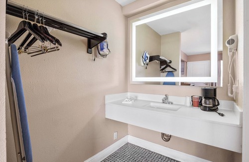 Milpitas Hotel | Executive Inn Hotel