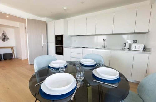 Woolwich Apartment | Executive split floor waterfront penthouse