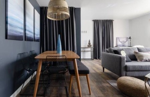East Richmond Apartment | Executive suite central location PET FRIENDLY