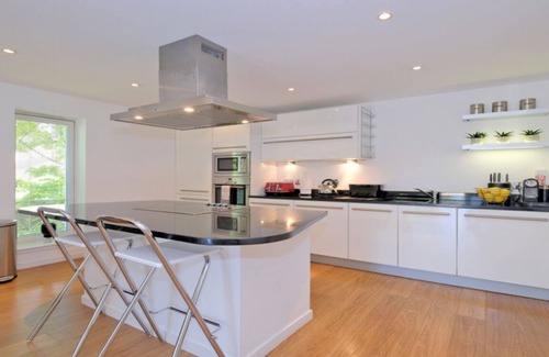 Central Aberdeen Apartment | Executive three bedroom apartment in Aberdeen’s West End