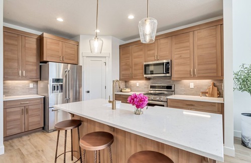 Lehi House | Executive TownHome - Pet-Friendly!