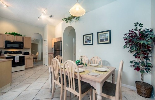 Sunridge Woods Villa | Executive waterfront 4 bed 3 bath, south facing private pool and covered lanai