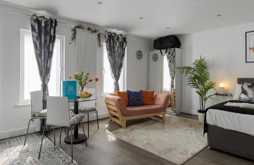 Exeter Apartment | Exeter City Centre Apartments Stoop Apartment