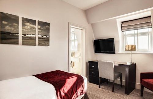 Exeter Hotel | Exeter Rougemont Hotel by Sunday