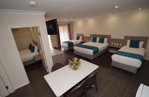 Griffith Hotel | Exies Bagtown