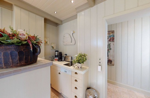 Sylt-Ost Apartment | Exklusive Ferienwohnung Unter Reet in Absoluter Ruhe Inmitten der Salzwiesen