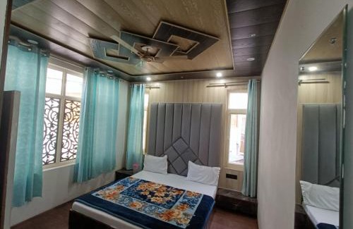 Srinagar Bed & Breakfast | Exotic villa