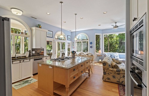 Vanderhorst Plantation House | Expansive 6Bd, Private Pool, Outdoor Living Space- 3 Night Min!