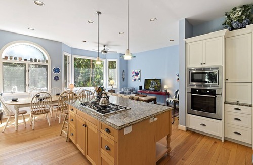 Vanderhorst Plantation House | Expansive 6Bd, Private Pool, Outdoor Living Space- 3 Night Min!