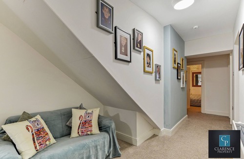 Londonderry Apartment | Expansive and spacious apartment within Georgian townhouse.