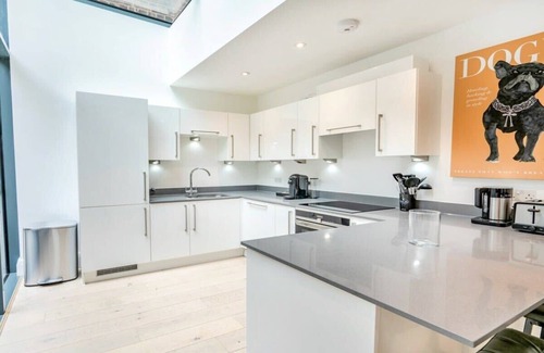 Holborn Apartment | Expansive & Contemporary Lincoln's Inn Apartment