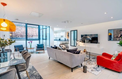 Holborn Apartment | Expansive & Contemporary Lincoln's Inn Apartment