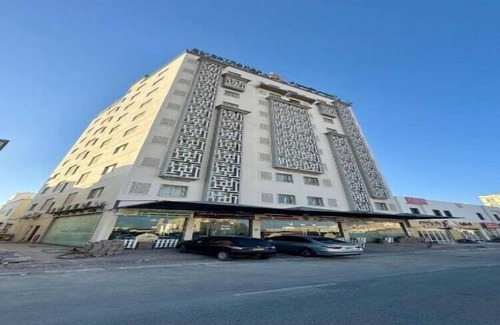 Al Maabilah House | Expansive King Escape | Serenity & Space in Muscat