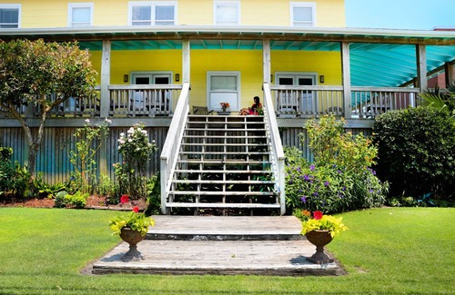 Wrightsville Beach House | Expansive Oceanfront Cottage with Blockade Runner Beach Resort Amenity Access