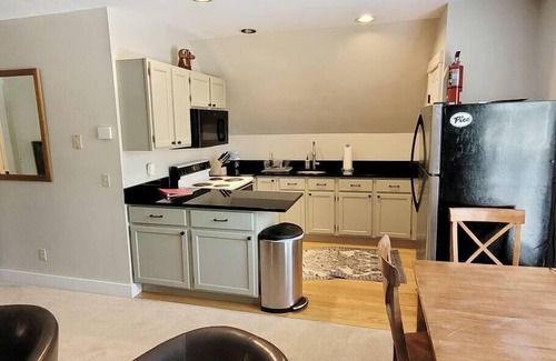 Stowe Area House | Expansive Stowe home, amazing location and hot tub