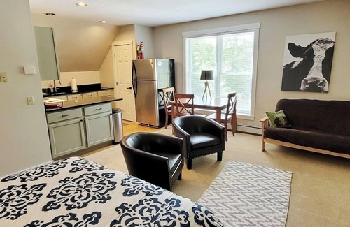 Stowe Area House | Expansive Stowe home, amazing location and hot tub