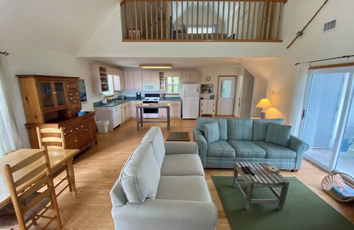 Port St. Joe Apartment | Experience a tree house feel minutes from the beach in Old-Florida!