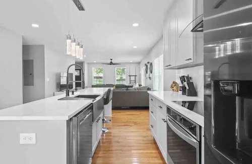 Atlanta House | Experience Atlanta in Comfort: 4-Bedroom Home with WiFi, AC & More