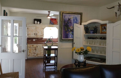 Glenwood House | EXPERIENCE AUTHENTIC OLD FLORIDA @ THIS CRACKER COTTAGE; WALK TO DE LEON SPRINGS