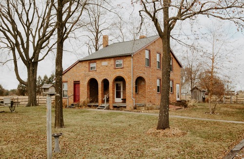 Nauvoo House | Experience Beautiful Pioneer Home In Nauvoo!