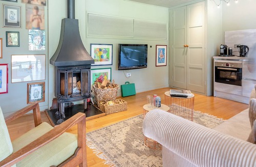 New Forest District Cottage | Experience coastal charm and comfort at Lymington Lodge.