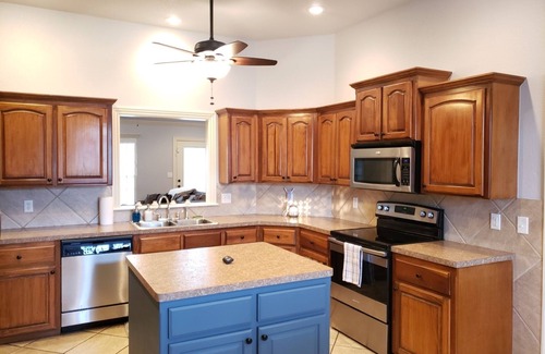 Barling House | Experience Comfort and Relaxation in Chaffee Crossing w/this Spacious Retreat!