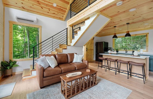 Logan Cabin | Experience Elevated Living: Upscale Treehouse Cabin in Hocking Hills on 20 acres