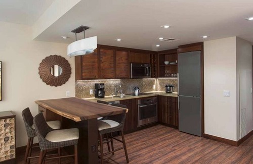 Waikiki Resort | Experience Island Luxury at The Grand Islander by Hilton Grand Vacations -1 Bd.