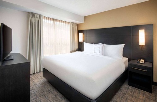 Town Center Hotel | Experience Kennesaw's Charm! 2 Relaxing 2BR Suites with Breakfast, Pet-friendly!