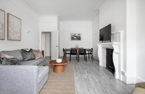 Queen's Gate Apartment | Experience Kensington class in 2bd apt