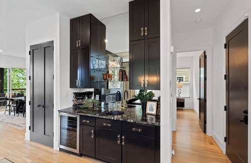Villa Heights Villa | Experience Maison NoDa: Walkable + Uptown Skyline Views w/Gym! Sleeps 14
