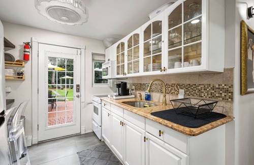 East Massapequa House | Experience Massapequa charm near Roosevelt Field Mall, 15 Mins to Jones Beach