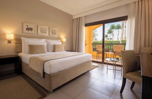El Quseir Resort | Experience Serenity in Beachfront Resort l 3 Rooms, Full-service Spa & Pools