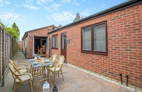 Hardwicke Cottage | Experience sociable luxury with all ground floor amenities.