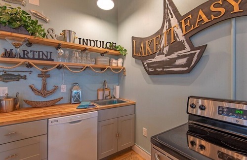 Lake Geneva Apartment | Experience Stay at the Glamping Loft Lake Geneva |Group Stays |Stylish Tent Suites |Kitchen & Bar