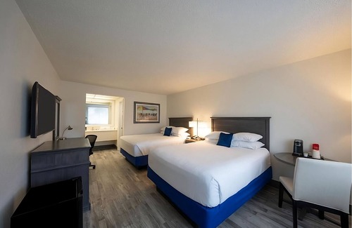 Fort Walton Beach Hotel | Experience the Grotto Pool! Onsite Dining and Near Fort Walton Beach!