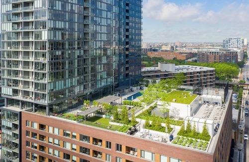 River North Apartment | Experience the Suite Life in Chicago’s Iconic Old Town – Spacious Stays Await