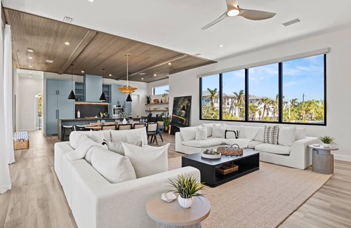 Siesta Key House | Experience the Ultimate in Coastal Luxury at A Point of Paradise