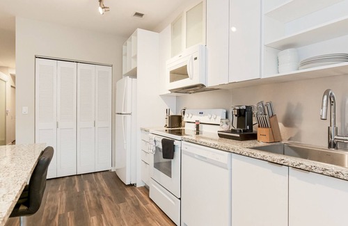 Crossroads Arts District Condo | Experience Unparalleled Comfort: An Oasis within Reach of Bustling Nightlife 218