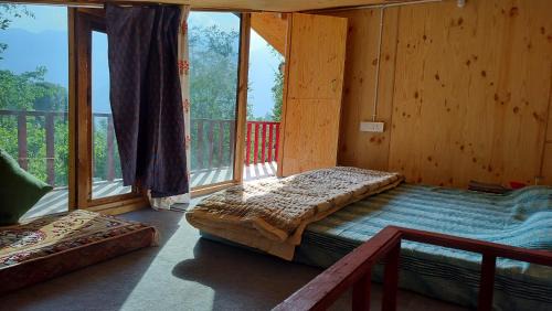 Manali Bed & Breakfast | Explore Cafe & Cabins