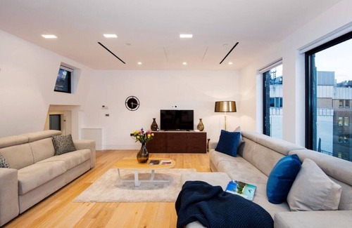 London City Centre Apartment | Explore Central London from a Luxurious Penthouse