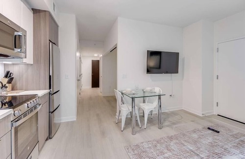 NoMa Hotel | Explore DC w/Family! near Parks & Museums | 1st Street