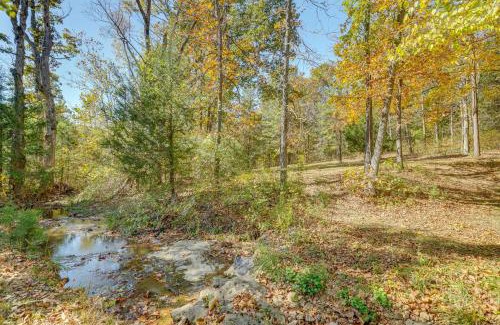 Glover House | Explore Missouri Ozarks! Creekside Cabin