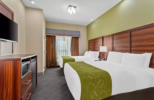 Roswell Hotel | Explore Roswell! Three Modern Units for Your Stay in Roswell w/Indoor Pool!