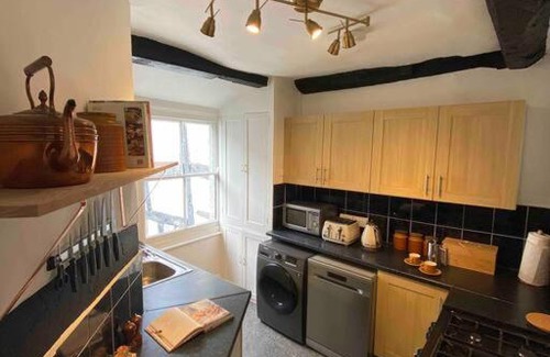 Ross-on-Wye Apartment | Explore the Wye Valley from this historic property in Ross-on-Wye