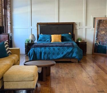 Central Business District Apartment | Exposed Elegance