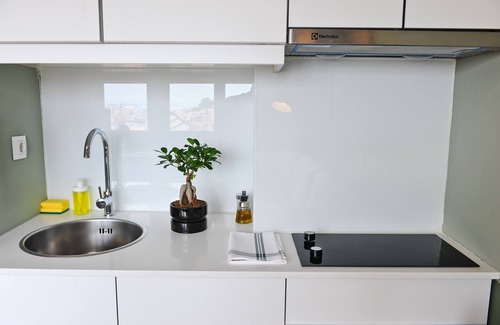 Santo Antonio Apartment | Expresso Martinis in Lisbon by Misha's Place (4c(