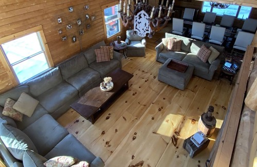 Bartlett Cabin | Exquisite beach front log home on Saco River