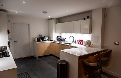Harold Wood House | Exquisite holiday house v. close to Train station