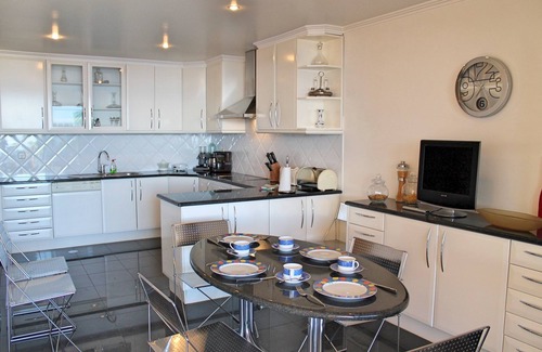 Santo Antonio Villa | Exquisite Madeira Villa | Villa Funchal Luz | 5 Bedroom | Heated Pool